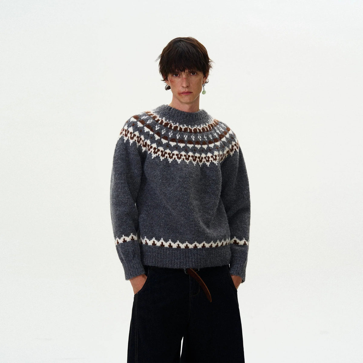 SWEATERS & CARDIGANS
