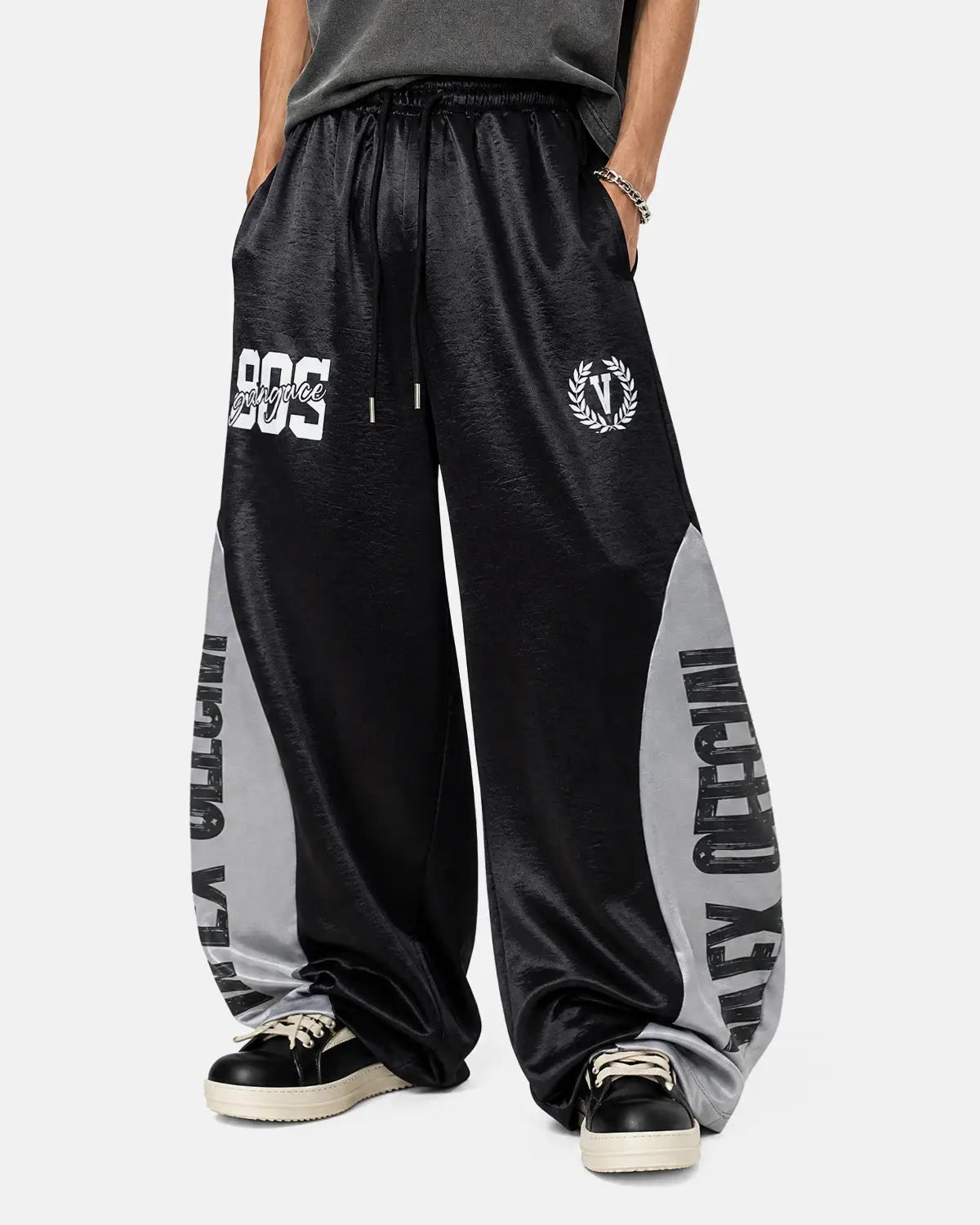Glossy Contrast Barrel Sweatpant