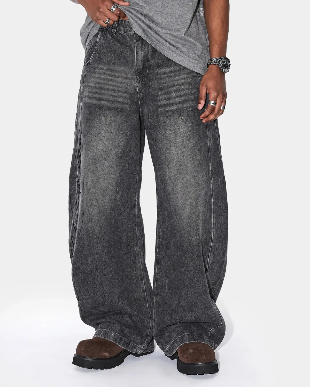 Script Graphic Washed Barrel Jeans