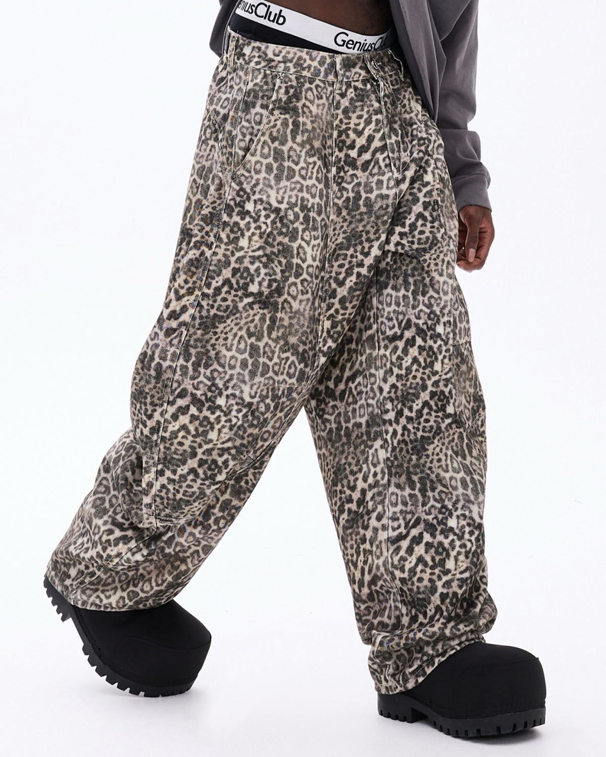 Vaquero con estampado de leopardo "Barrel"