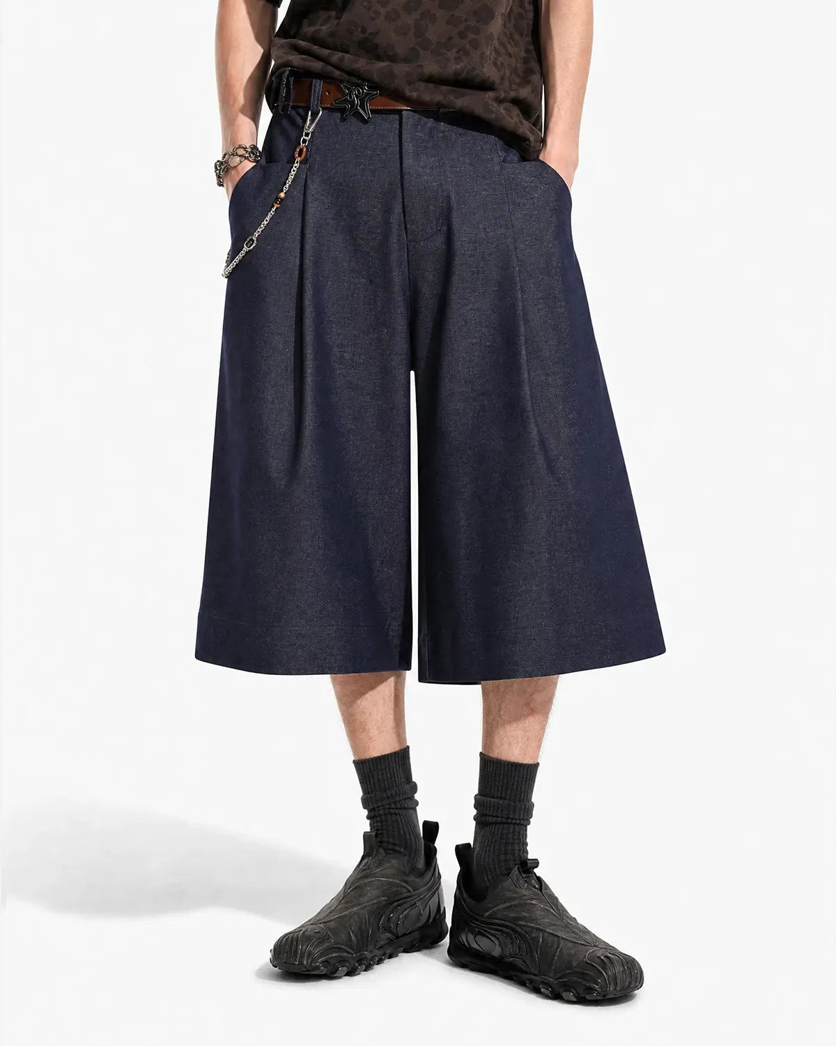 Pleated Wide-Leg Tailored Shorts