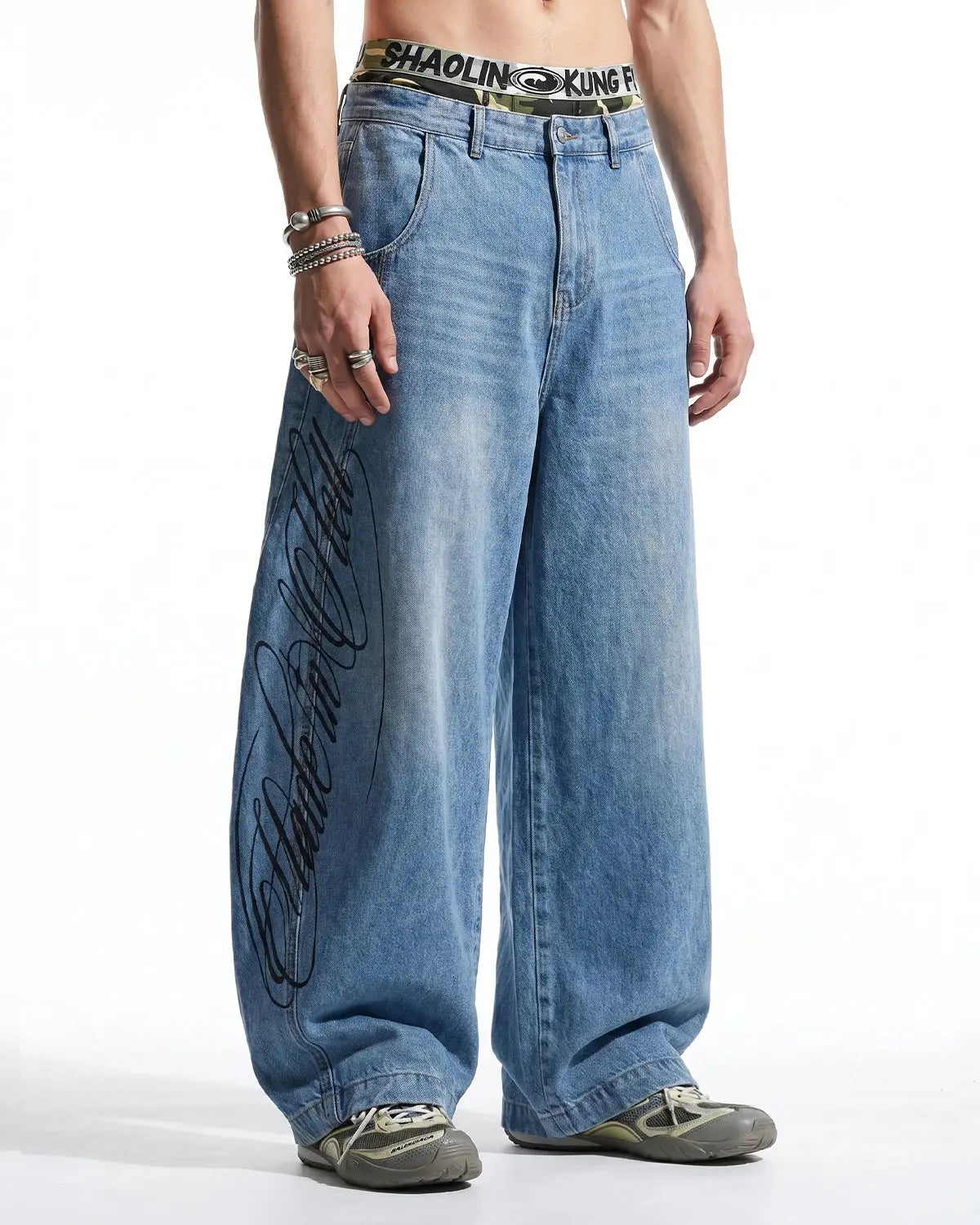 Script Graphic Barrel Jeans