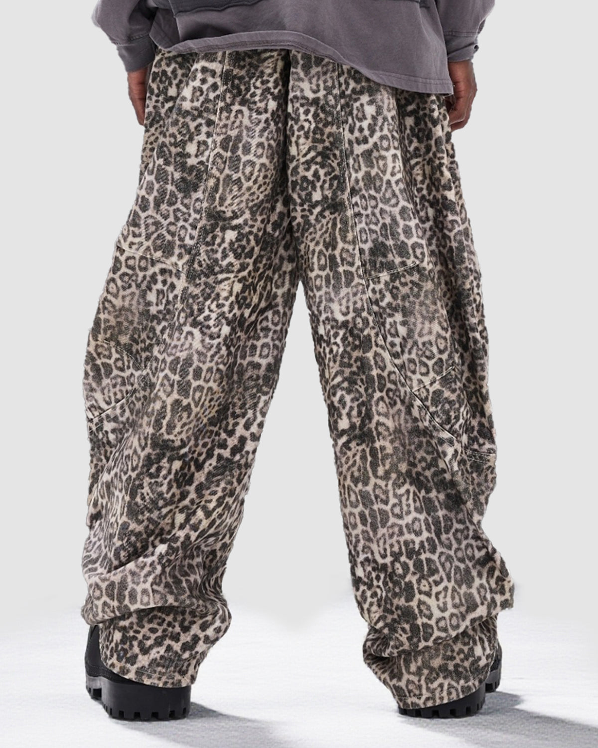 Vaquero con estampado de leopardo "Barrel"