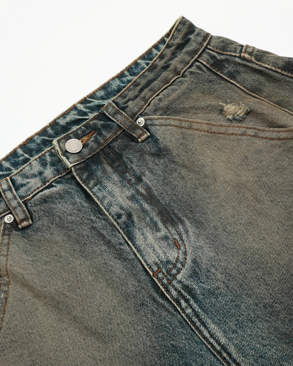 Jeans barrel sucios y rotos