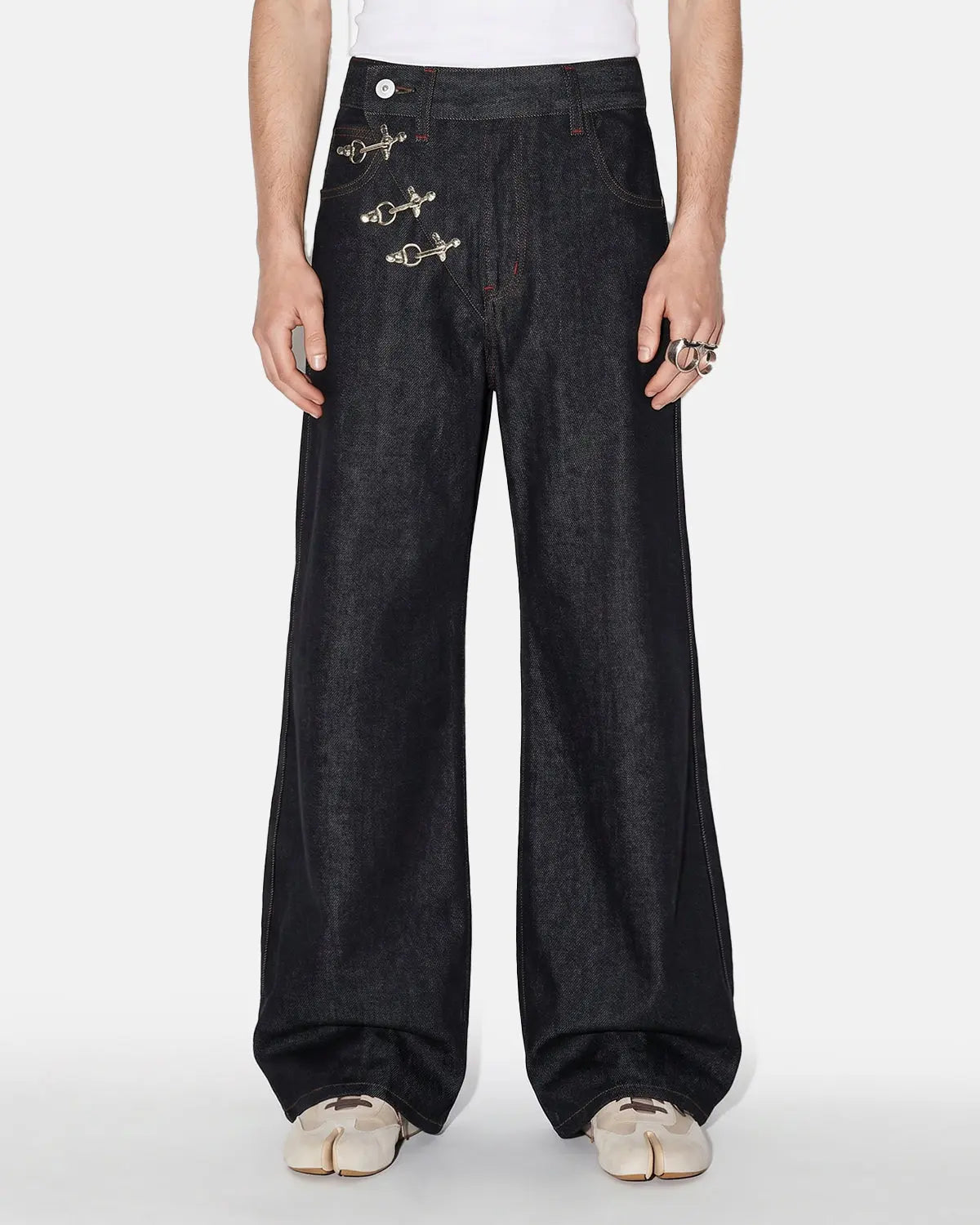 Asymmetric Buckle Raw Baggy Jeans