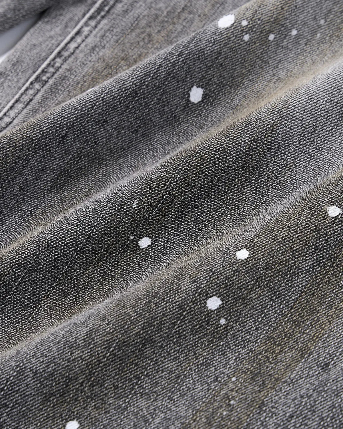 Metal Clasp Washed Barrel Jeans