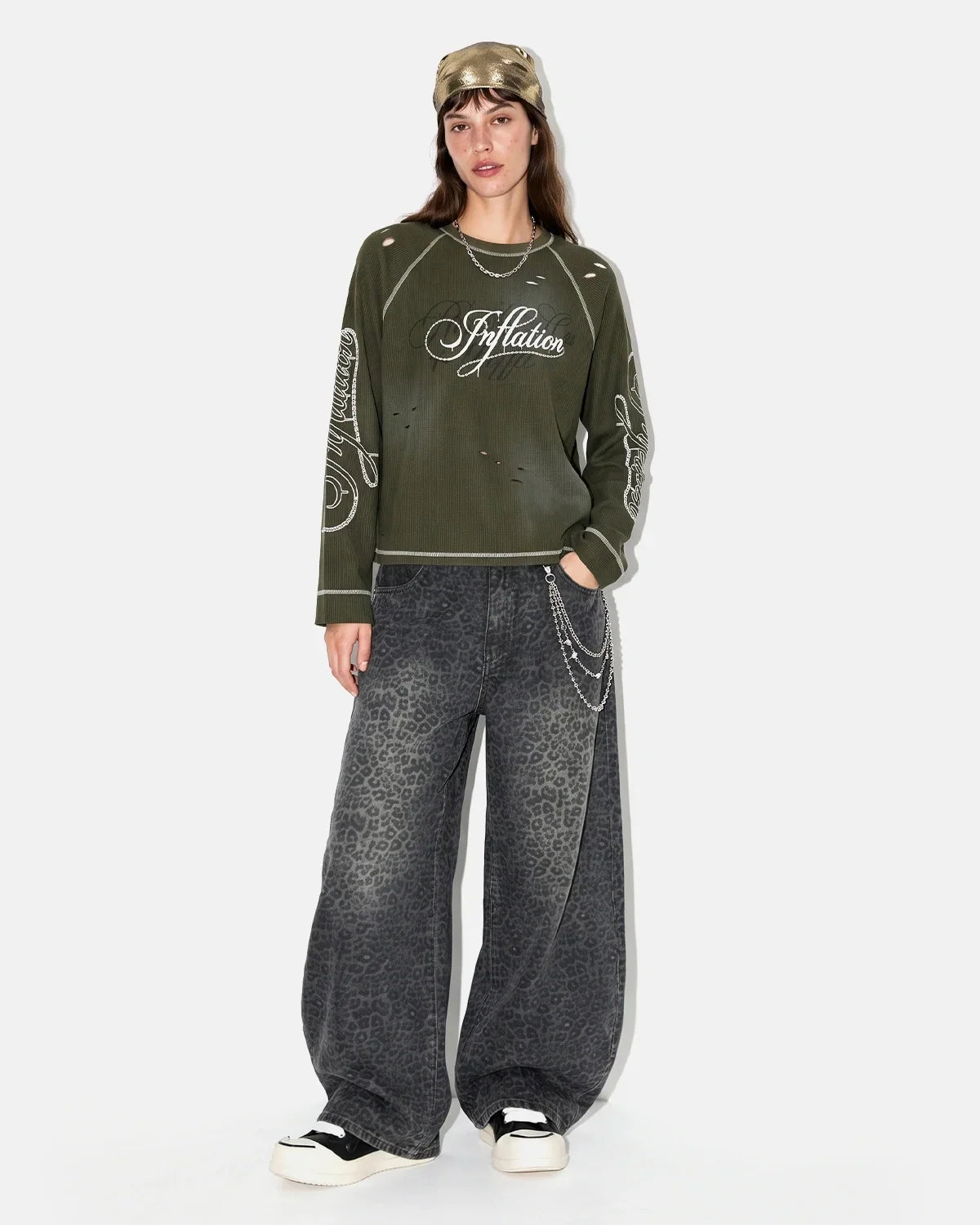 T-shirt en maille gaufrée à imprimé script usé et déchiré