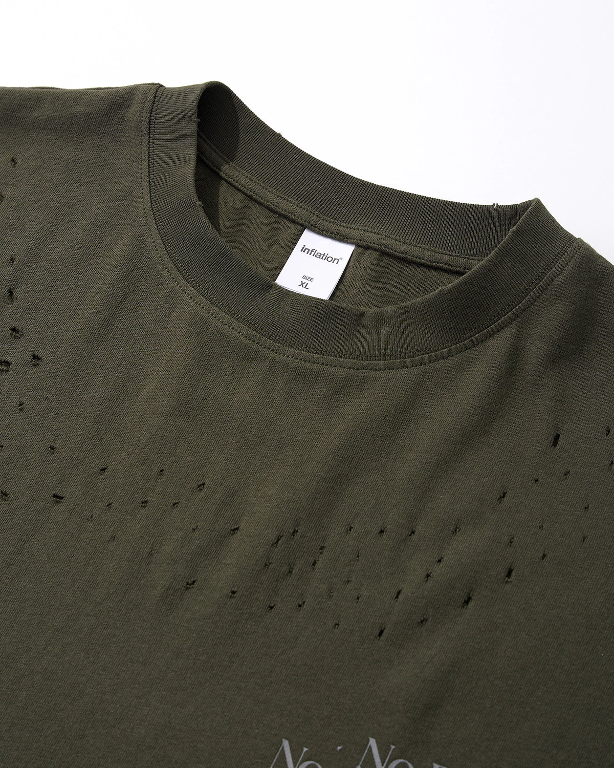 T-shirt délavé réfléchissant usé
