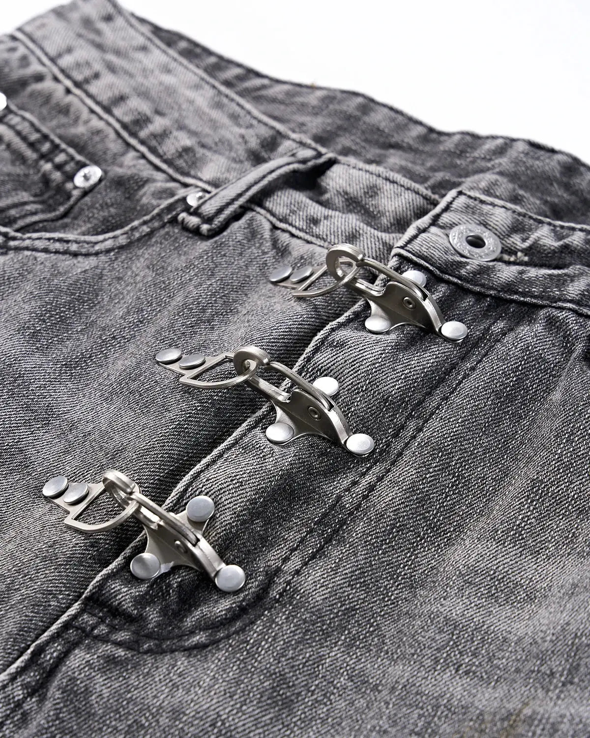 Metal Clasp Washed Barrel Jeans