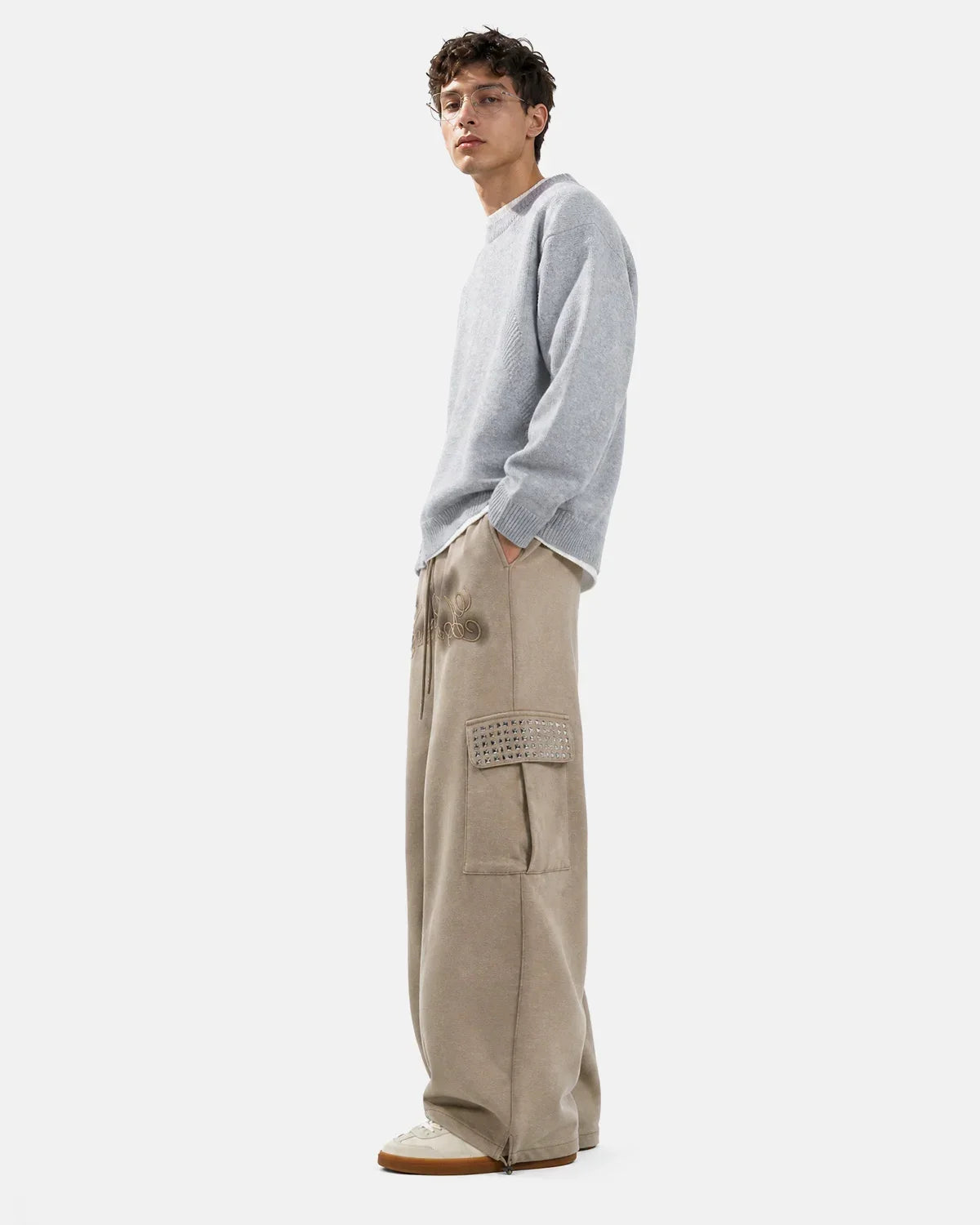 Calça de Moletom Cargo Baggy com Tachas