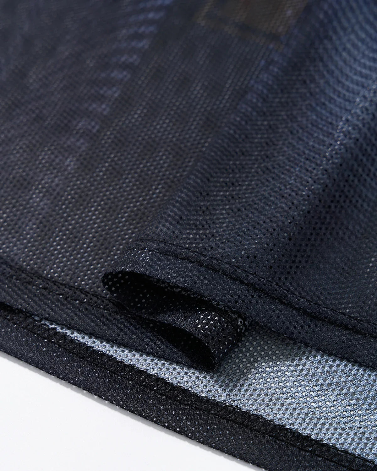 Gradient Pattern Mesh Jersey