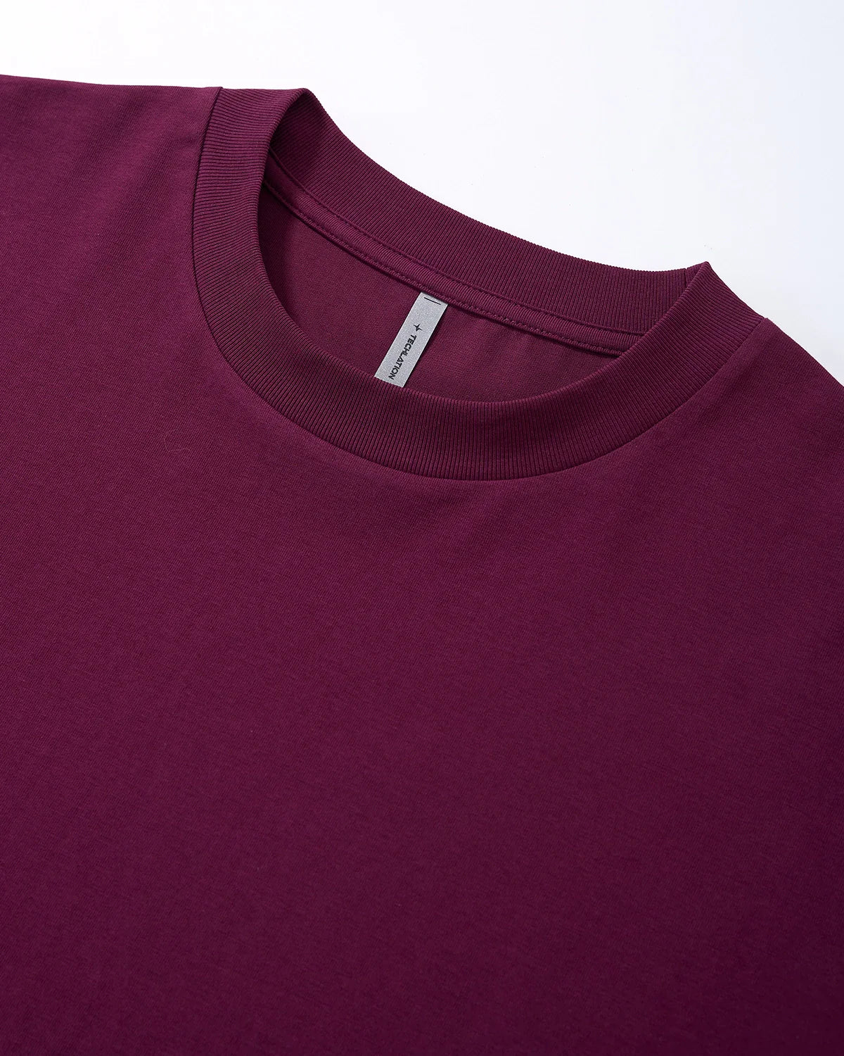T-shirt respirant rafraîchissant avec détails de surpiqûres