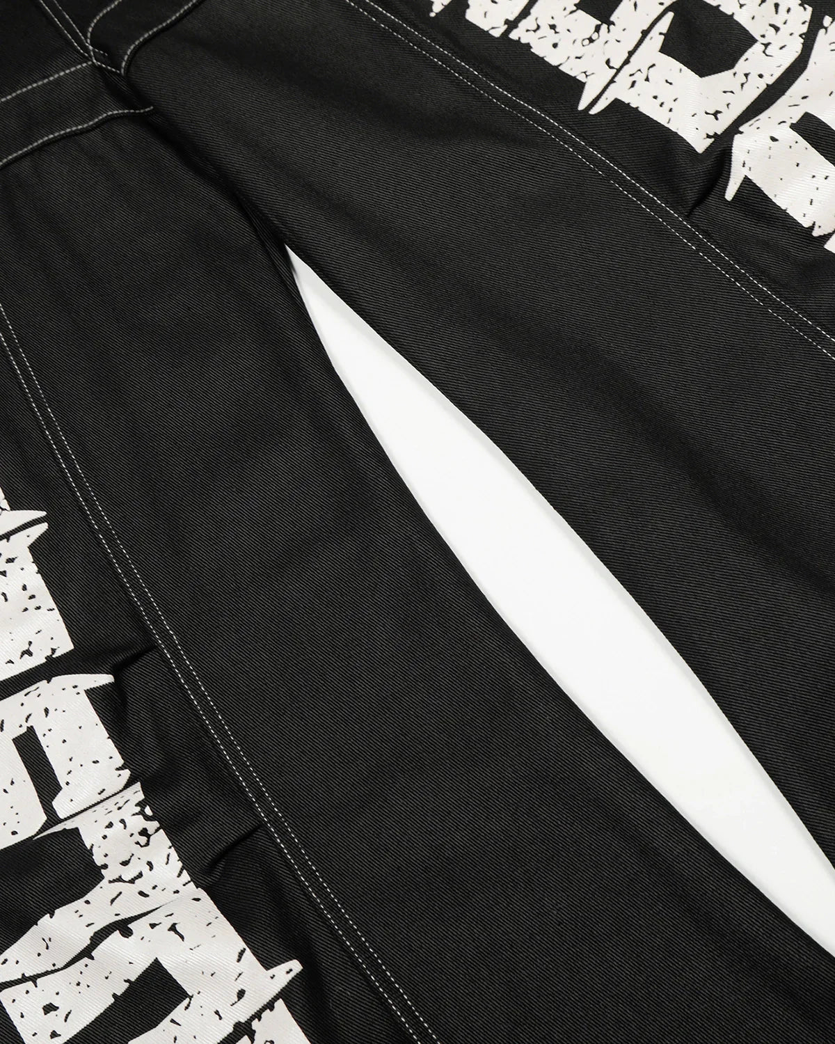Letter Graphic Cargo Barrel Jeans