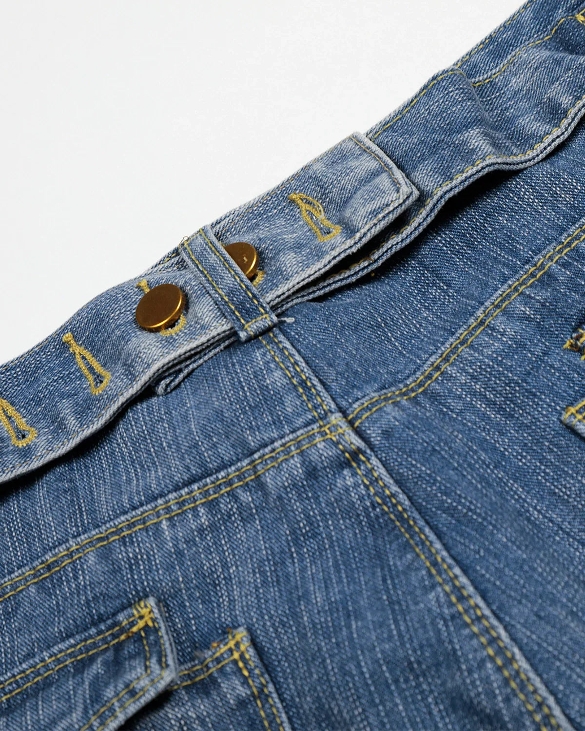Cinch Back Bamboo Weave Long Jorts