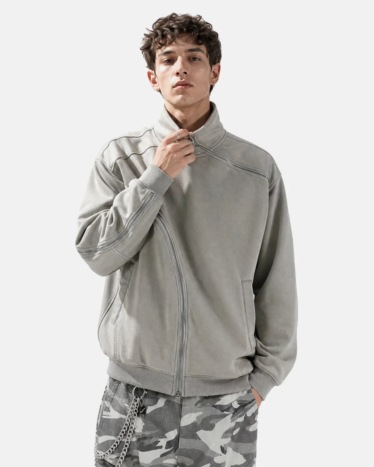 Sudadera lavada con cremallera asimétrica