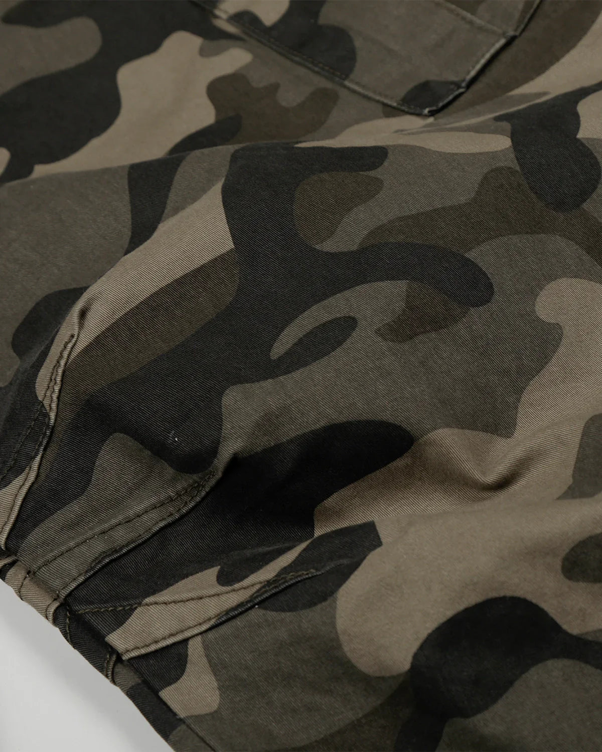 Multi-pockets Camo Barrel Cargo Pants