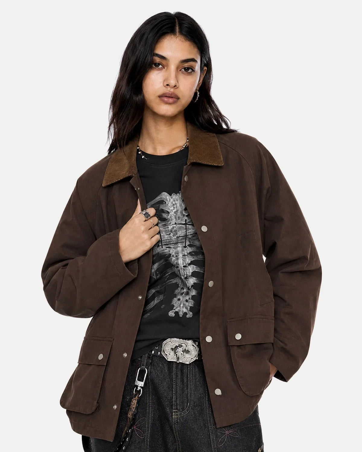 Veste boutonnée à poches utilitaires