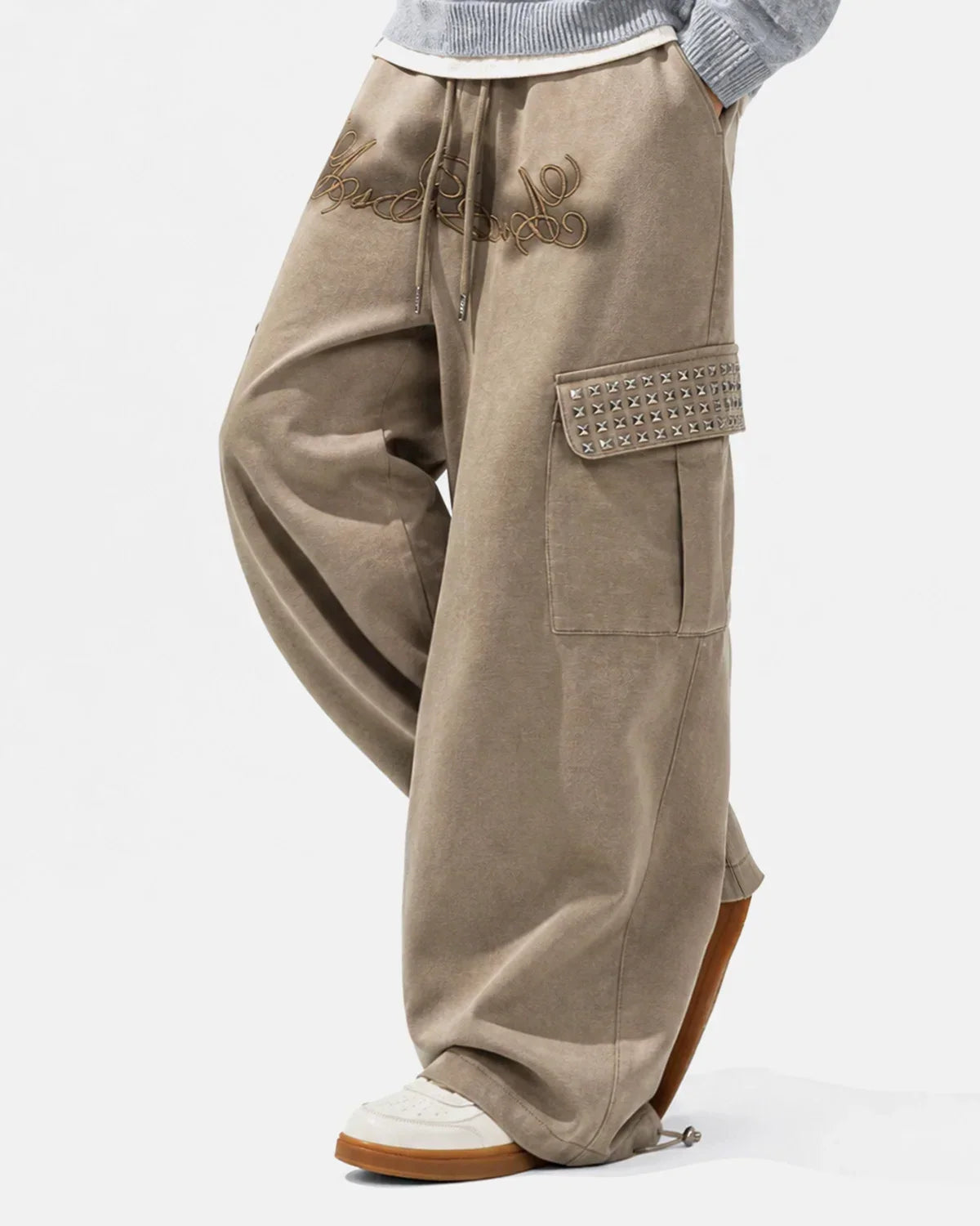 Calça de Moletom Cargo Baggy com Tachas