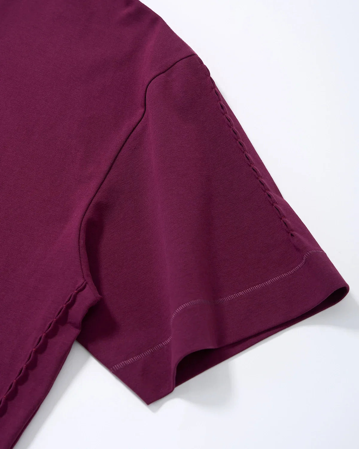 T-shirt respirant rafraîchissant avec détails de surpiqûres