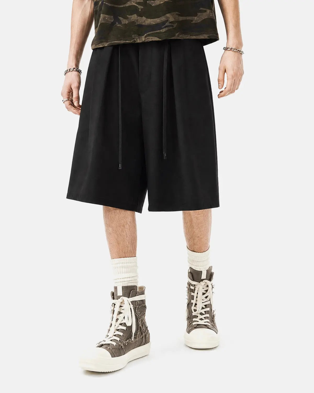 Drawstring Wide-Leg Tailored Shorts