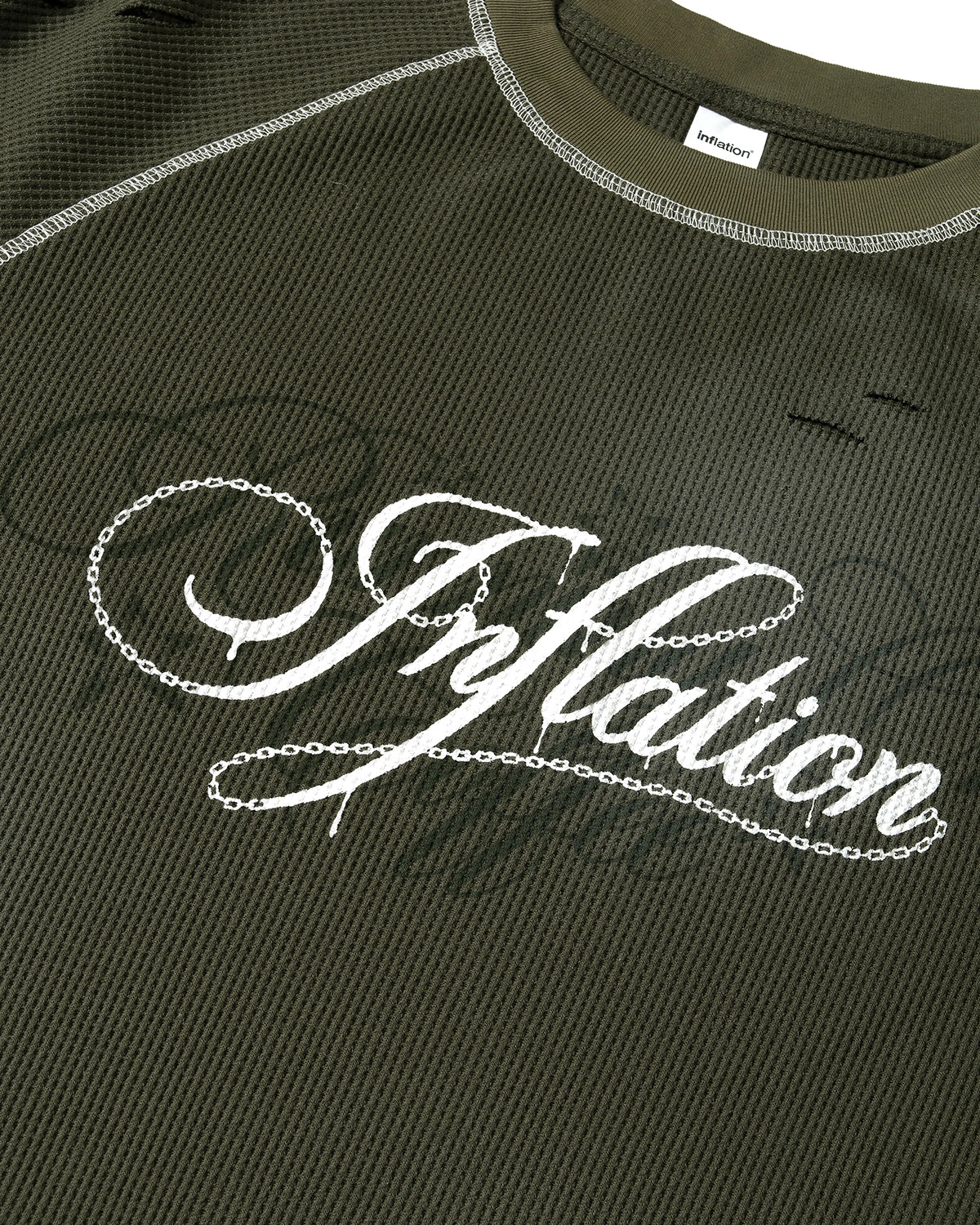 T-shirt en maille gaufrée à imprimé script usé et déchiré