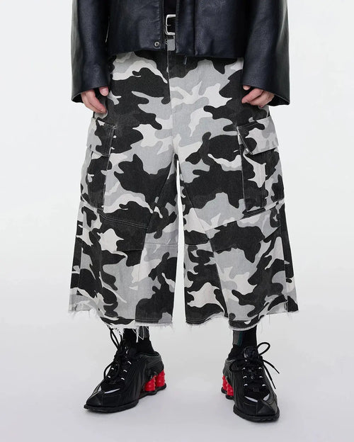 Glitter Camo Cargo Longline Shorts - Camo / M