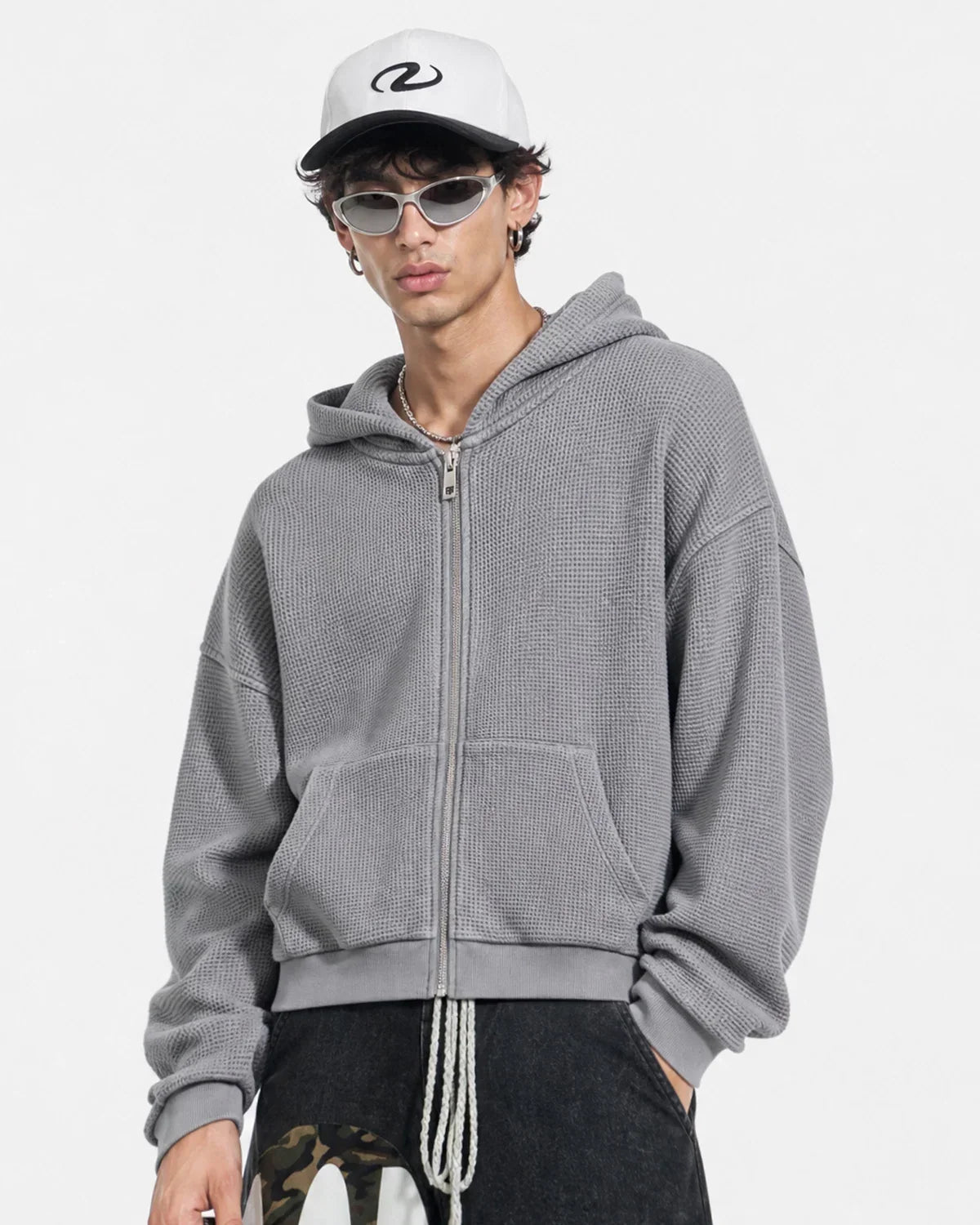 Sweat à capuche zippé gaufré délavé vintage