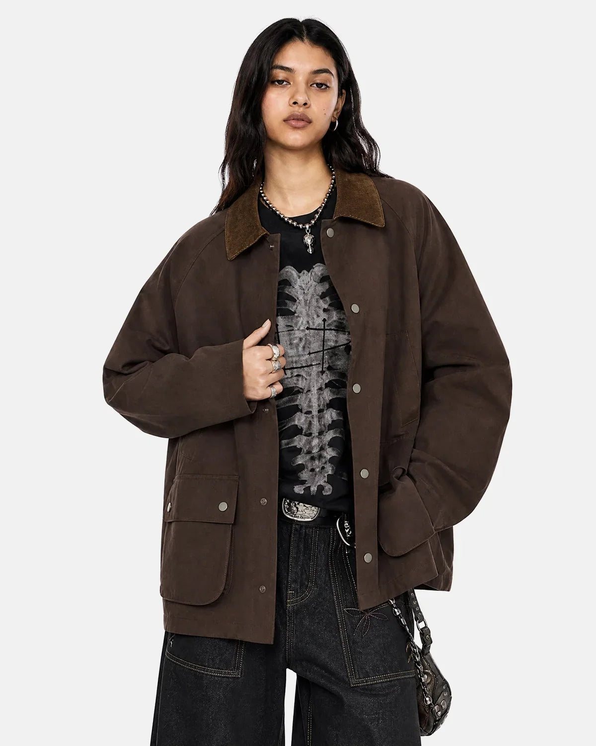 Veste boutonnée à poches utilitaires