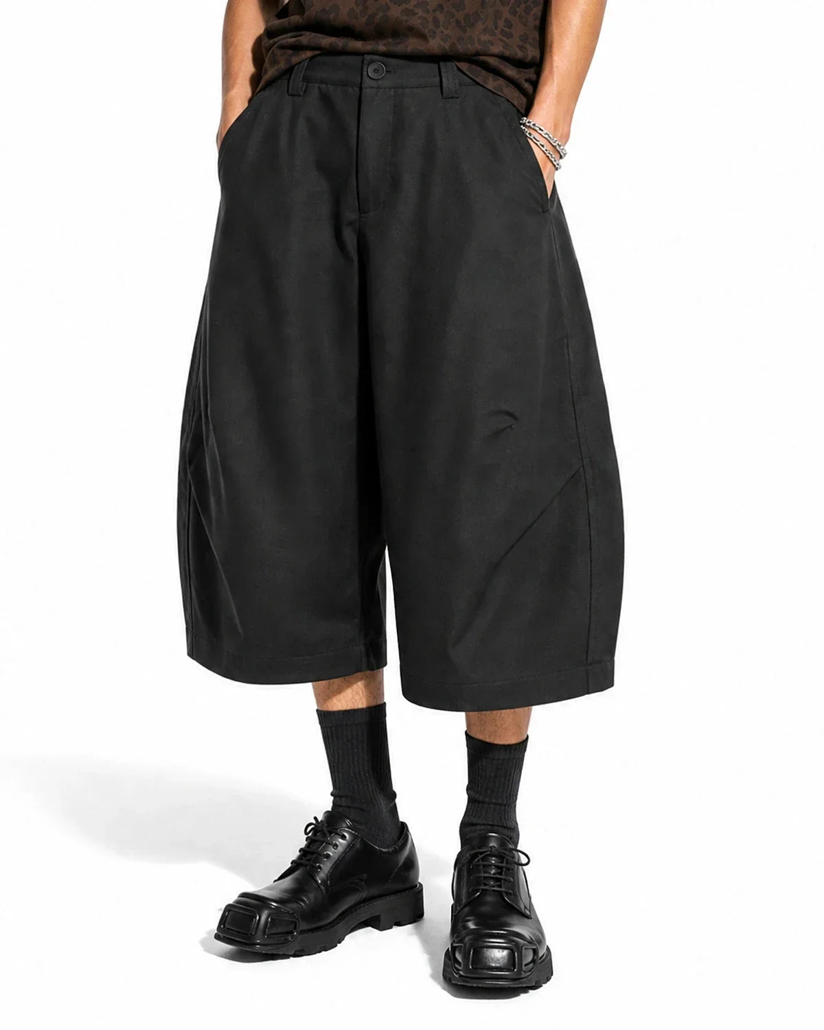 Pleated Barrel Tailored Bermuda Shorts