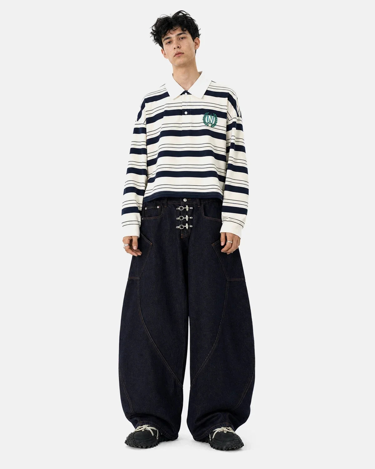 Metal Clasp Raw Barrel Jeans