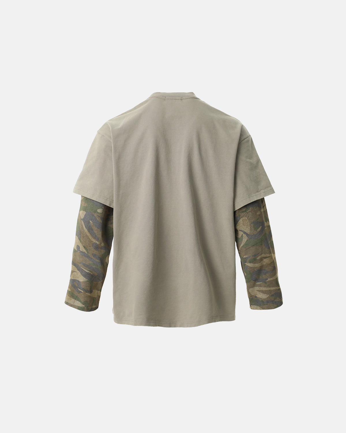 T-shirt graphique superposé à manches camouflage