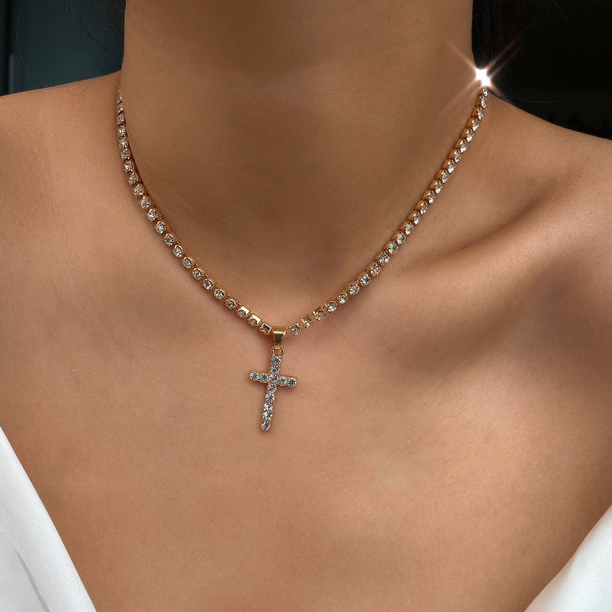 Diamond Cross Collarbone Necklace