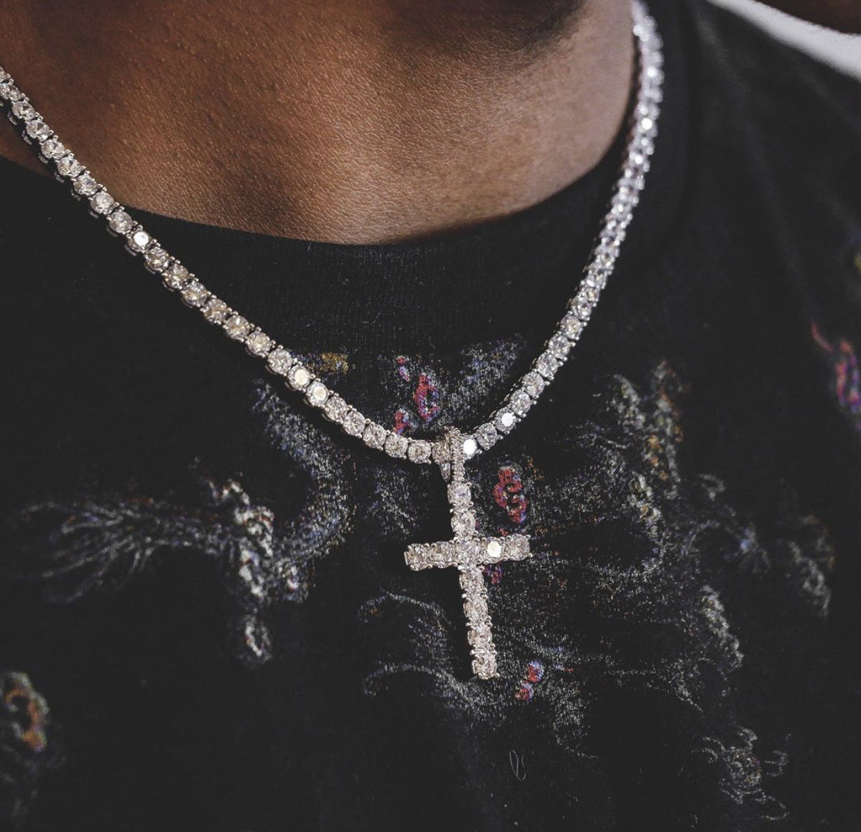 Diamond Cross Collarbone Necklace