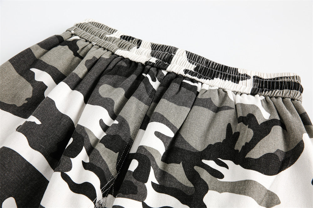 Pantaloncini mimetici effetto usurato