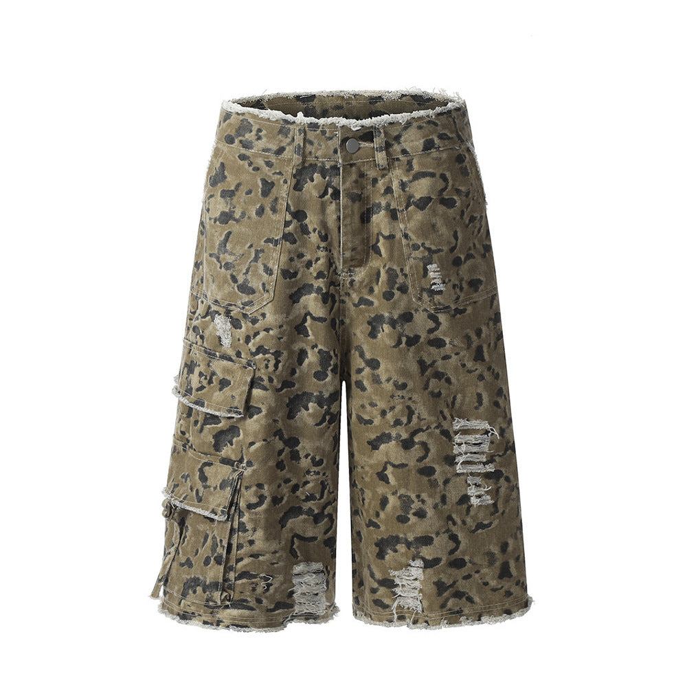 Pantaloncini cropped con stampa leopardata mimetica
