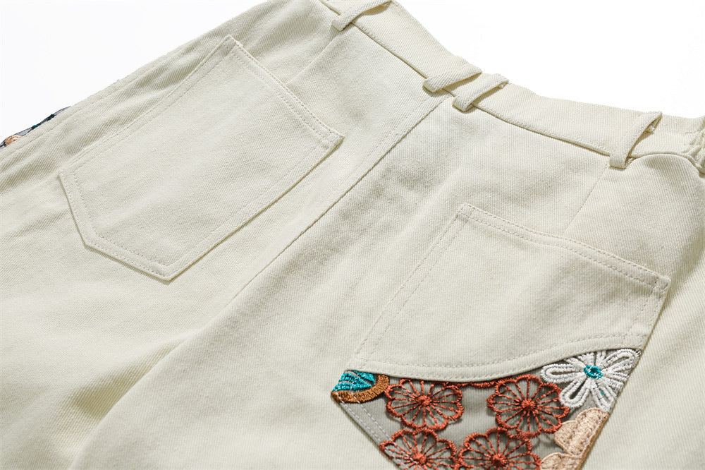 Geborduurde sportshorts met kant en stiksels