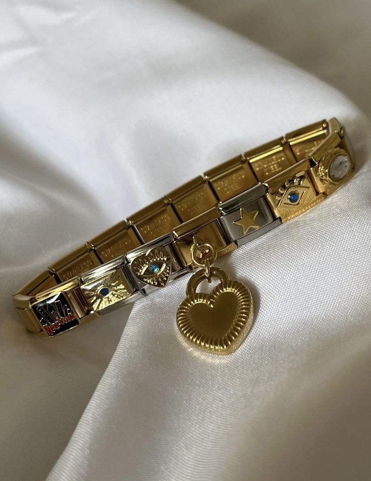 Five-pointed star model - gold