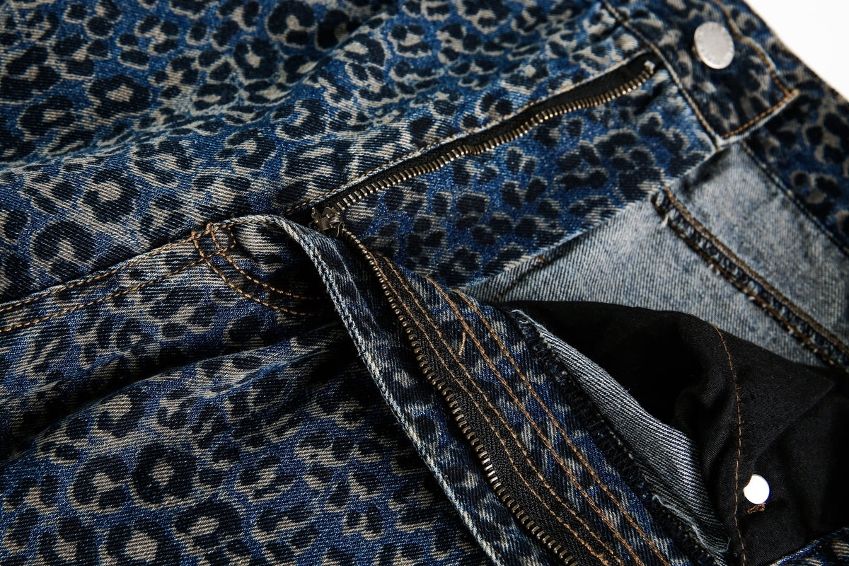 Pantalones de mezclilla tipo barril con estampado de leopardo Madxmarx