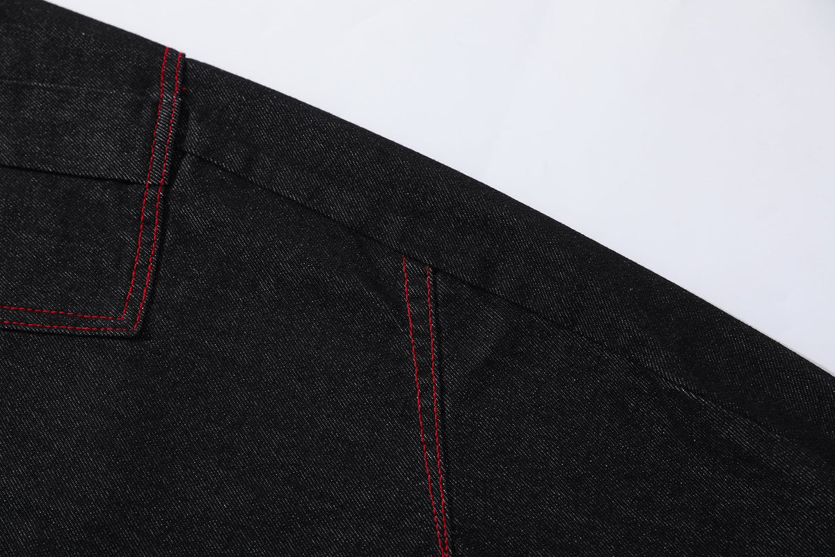 Pantalon cargo en jean incurvé à surpiqûres rouges Madxmarx