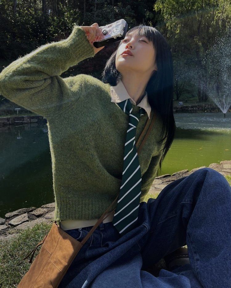 Suéter de manga larga con cuello redondo