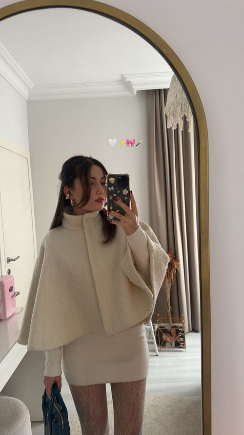 Jaqueta cropped tipo capa com gola - S / Branco