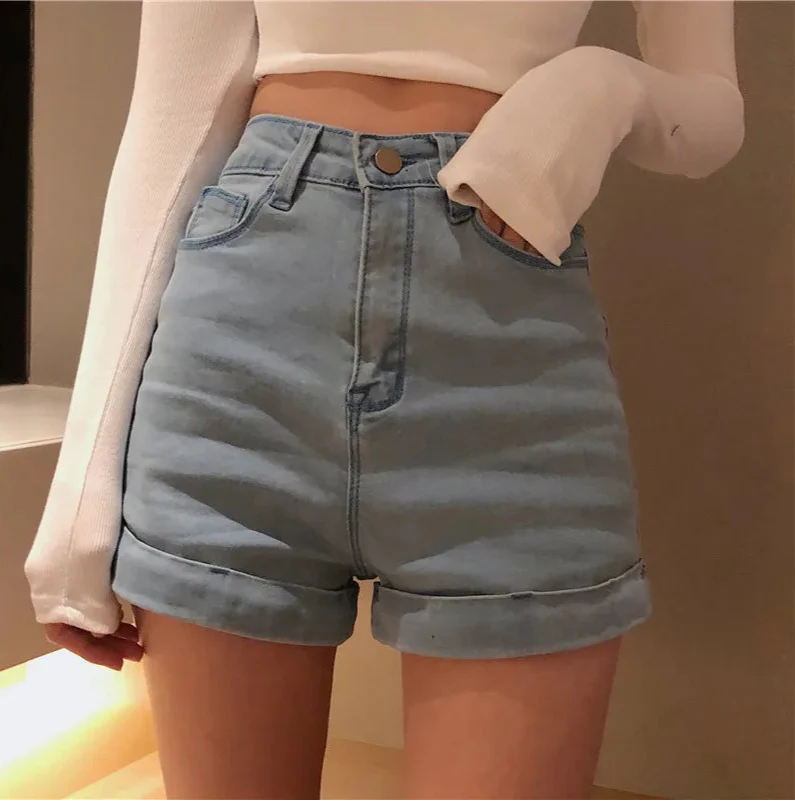 Shorts in denim a vita alta in stile retrò chic