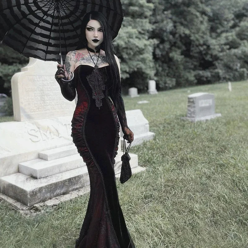 Robe de soirée élégante et moulante sirène dos nu, corset en résille, maxi gothique plissée, style gothique.