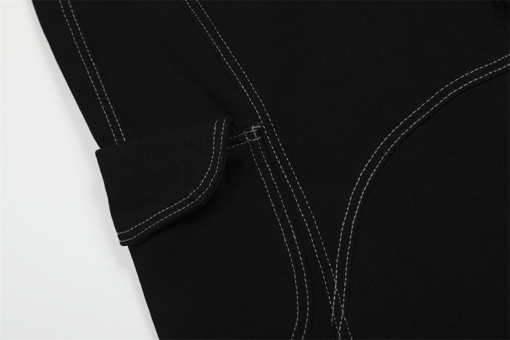 Jean cargo en denim avec pendentif intégré