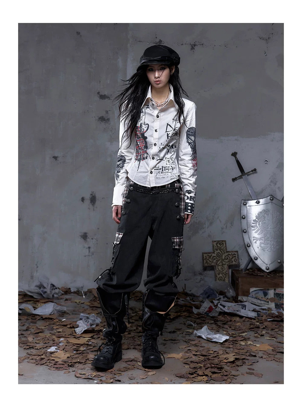 Panel Design Multi-Pocket Tapered Pants
