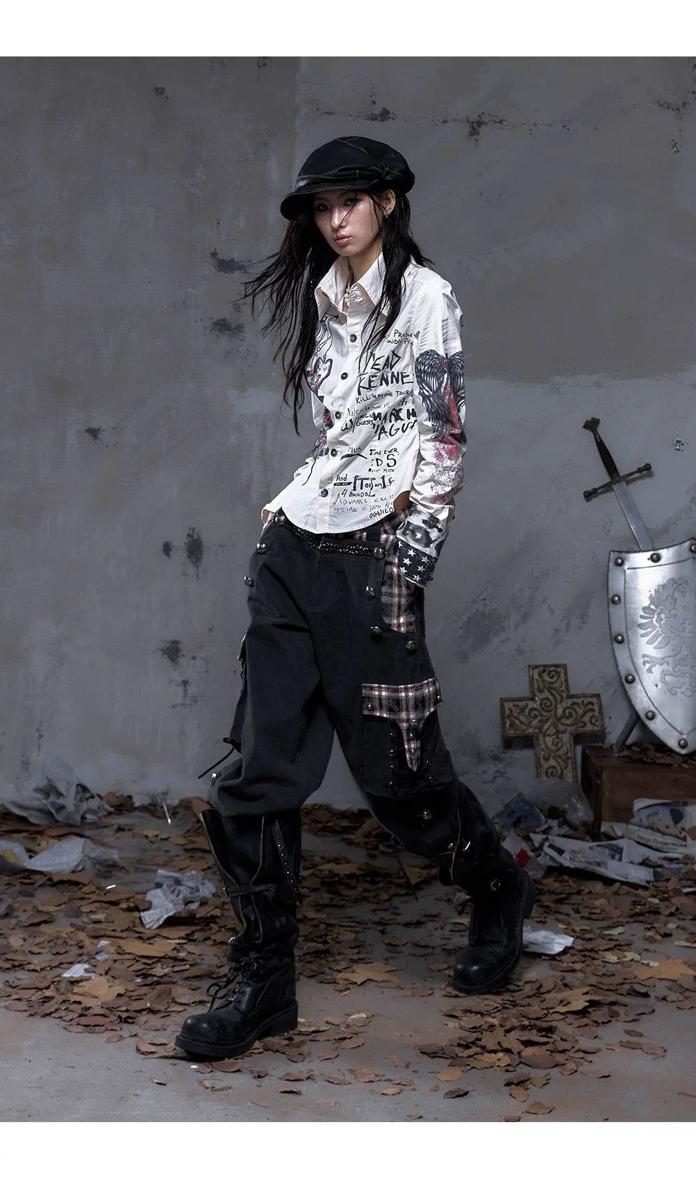 Panel Design Multi-Pocket Tapered Pants