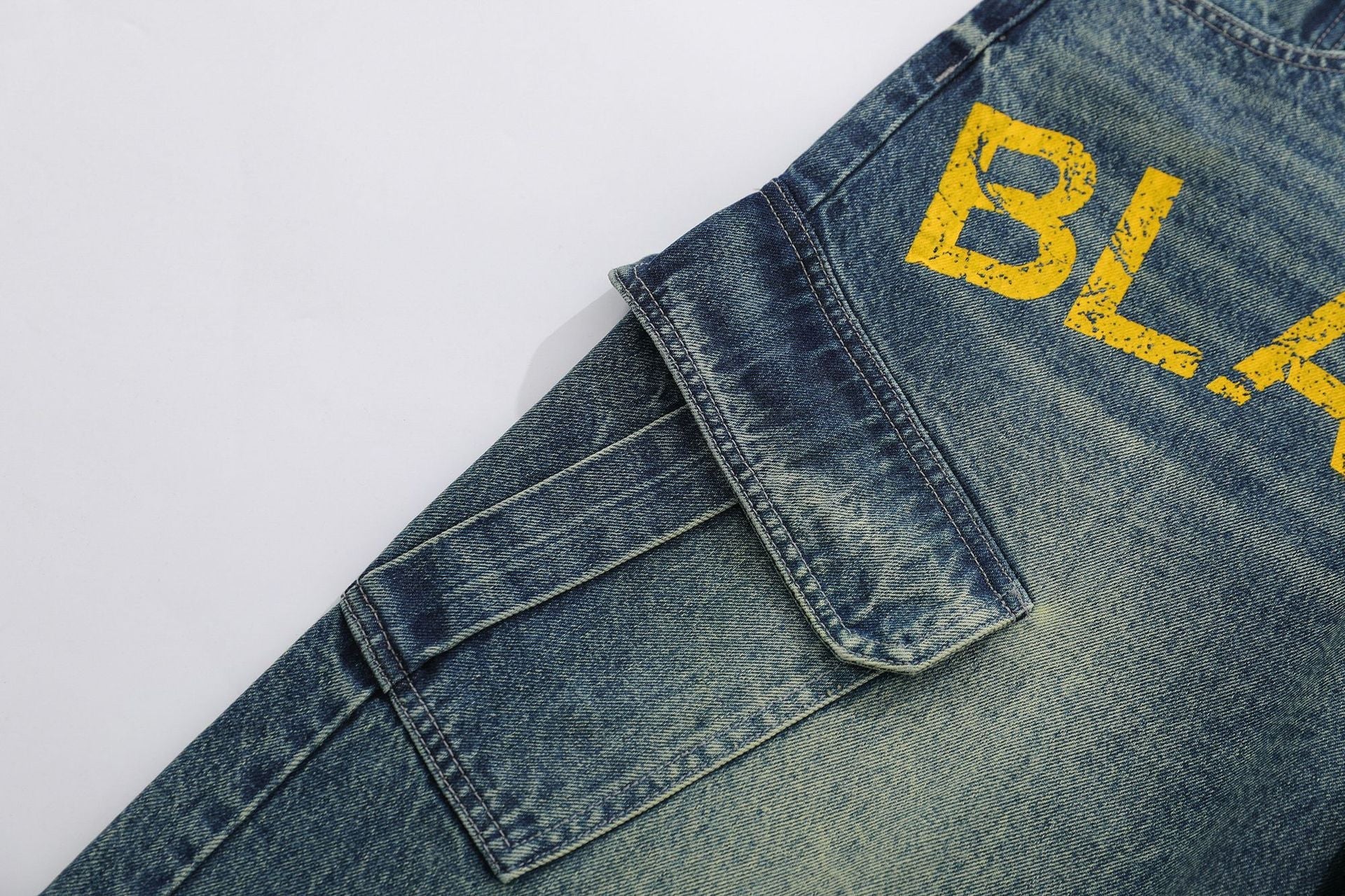Washed Multi Pocket Letter Print Denim Jort