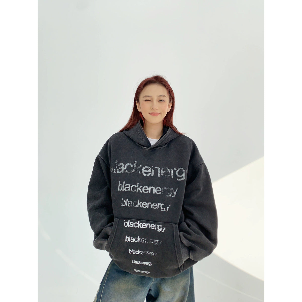 Sweat à capuche oversize délavé à motif lettré