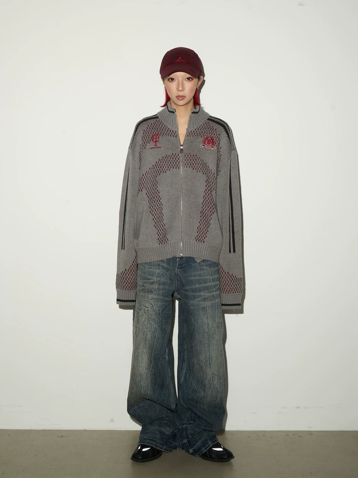 Embroidery Stripe Line Zipper Knit Cardigan