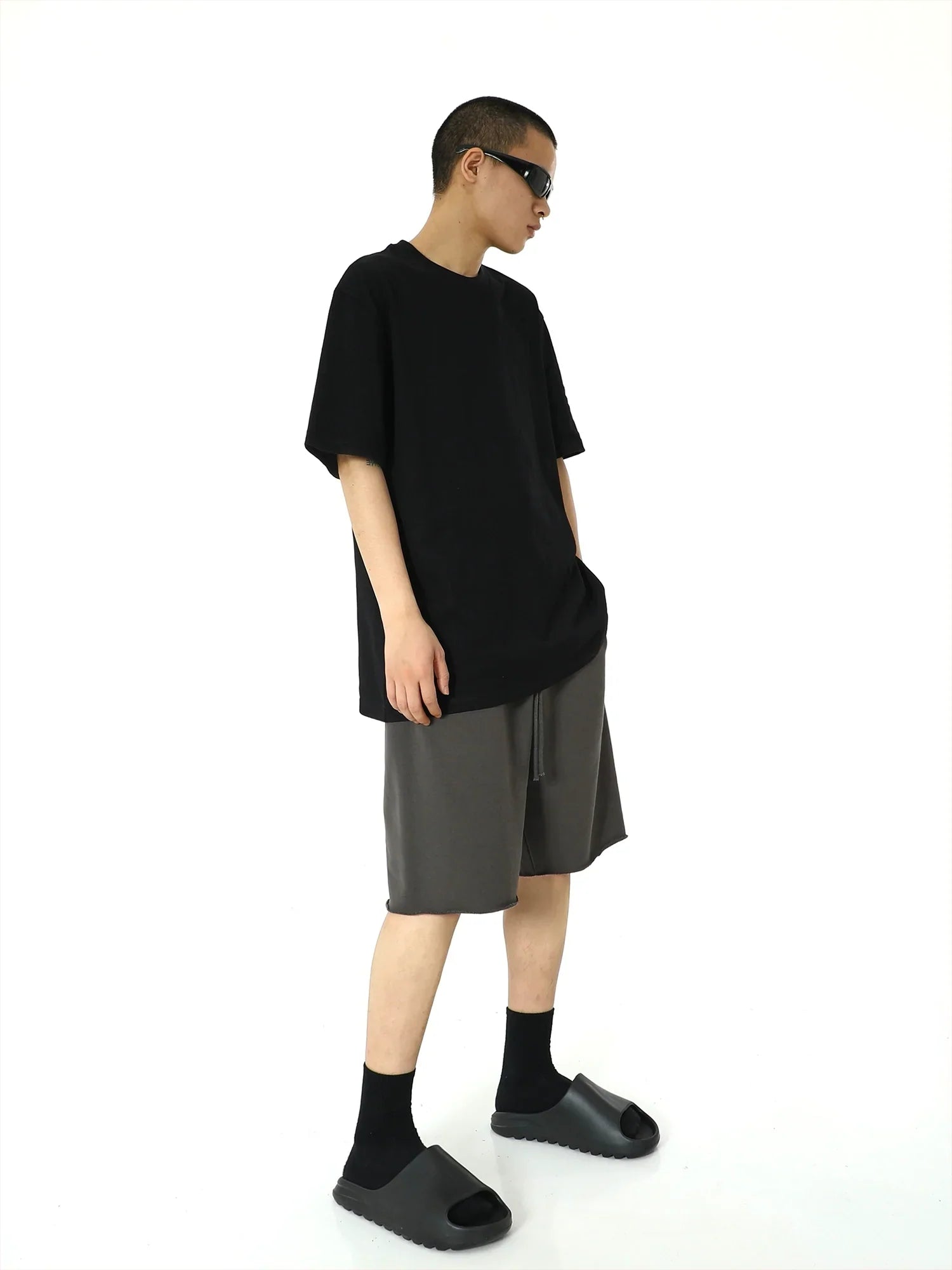 Edge Cut Washed Short Sweatpants
